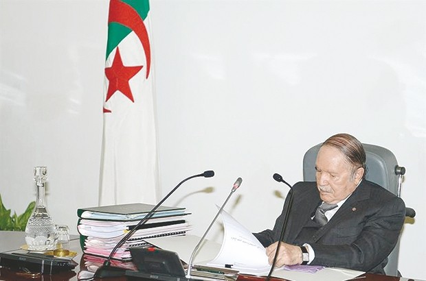 Avant-projet de loi de finances pour 2017: Le président de la République relit la copie du gouvernement