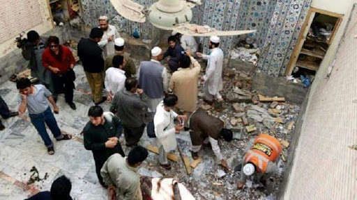 Attentat-suicide devant une mosquée du nord-ouest du Pakistan, 16 morts.