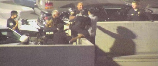 Des policiers ont eu une bonne idée avec leur smartphone pour sauver un homme du suicide