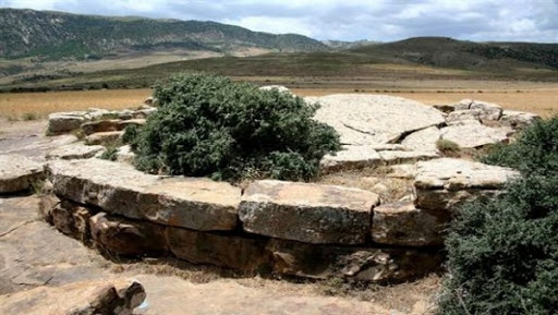 Lancement des démarches de classification du site archéologique Ichoukane (Batna)