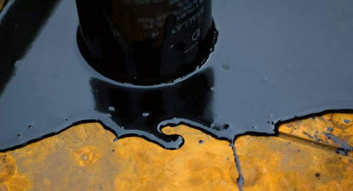 Le pétrole grimpe légèrement