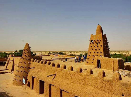 Mali: Tombouctou, la « perle du désert » ternie par les fous de Dieu.