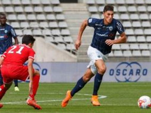 Mehdi Tahrat s&rsquo;engage pour trois saisons avec Angers