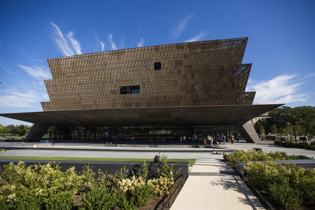 Le premier musée sur l’histoire africaine-américaine ouvre à Washington.