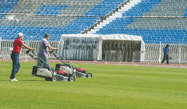 Une commission ministérielle pour une… pelouse à Alger
