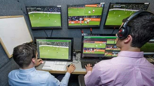 Testé lors d’Italie-France, l’arbitrage vidéo est jugé « prometteur ».