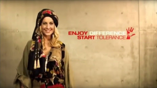 «Toi aussi, porte le hijab !» : une publicité allemande pour le voile fait hurler le net