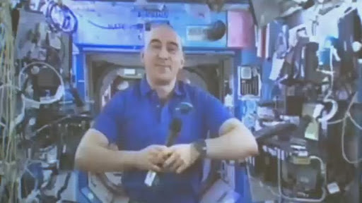 Vidéo : Un cosmonaute russe vote depuis l’espace à l’occasion des législatives en Russie