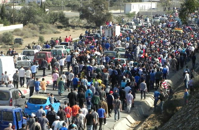 Maroc : Après la mort du poissonnier Mouhcine Fikri, des milliers de manifestants contre la « Hogra »