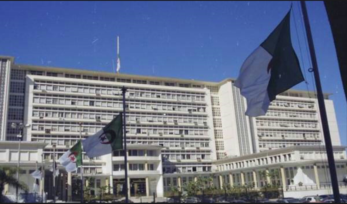 L’Algérie adopte un budget de 62 milliards $ avec un déficit prévisionnel de 11 milliards $