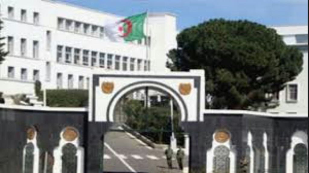 Visite officielle en Algérie du chef d’état-major des forces armées qataries