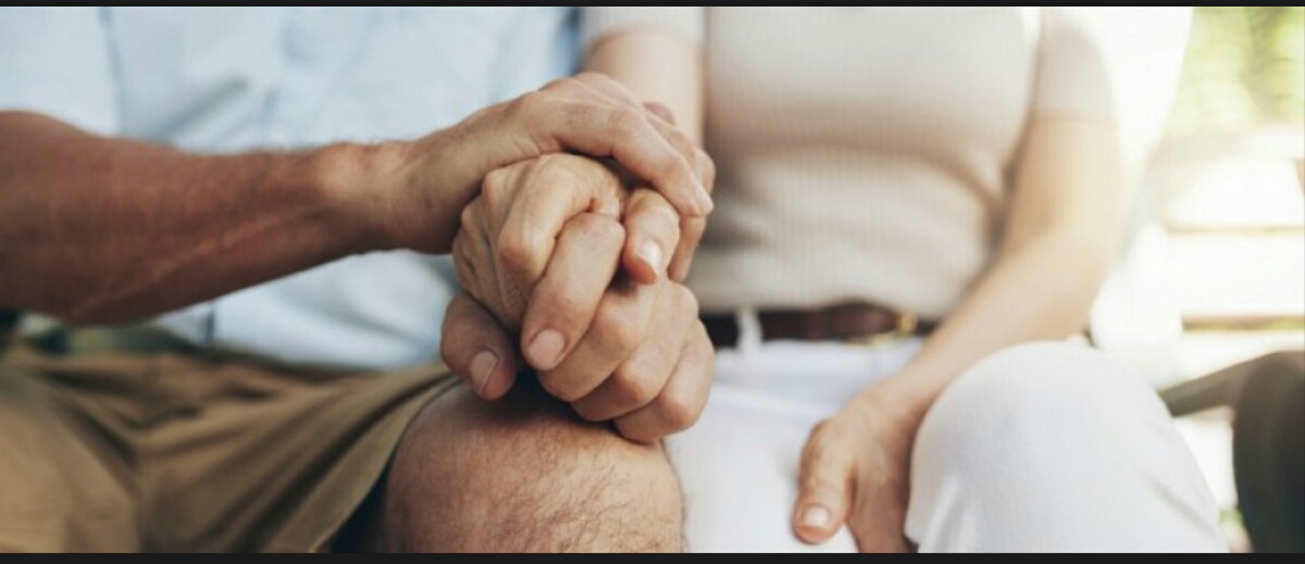 Pourquoi la maladie d’Alzheimer se voit moins chez les femmes