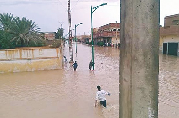Intempéries à Laghouat: évacuation de 66 personnes encerclées par les eaux pluviales.