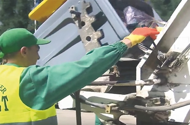 Constantine – 2ème jour de grève des micro-entreprises d&rsquo;assainissement: Les ordures commencent à s&rsquo;amonceler dans les rues