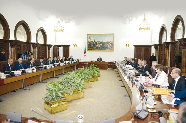 Algérie: La réunion du Conseil des ministres reportée pour mercredi prochain