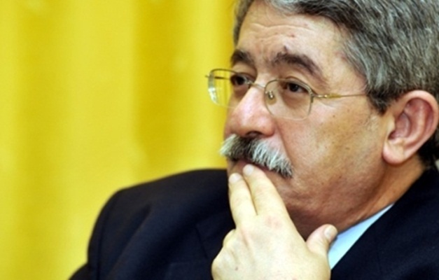 Remontrances sans indulgence au gouvernement