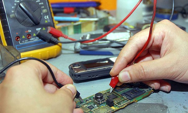 Des puces électroniques et imprimantes 3D fabriquées en Algérie: