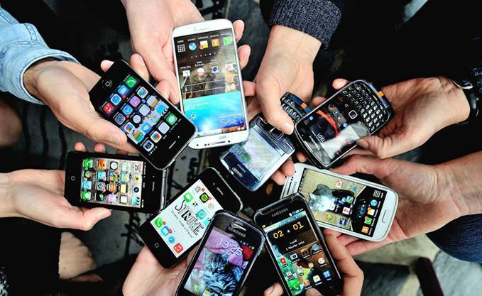 93 lignes téléphoniques pour 100 habitants en Algérie