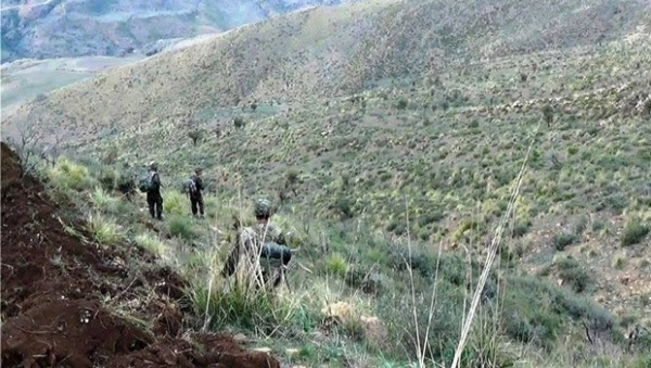 Trois éléments de soutien au terrorisme arrêtés et une cache d’armes détruite à Boumerdès (MDN)