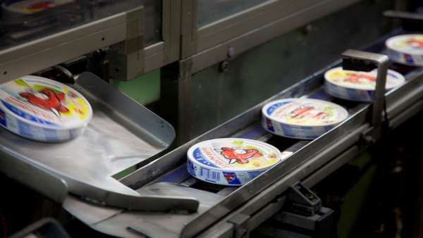 Saisie de cinq lots de fromage «La Vache qui rit» présentant des moisissures: La chaîne du froid est-elle respectée ?