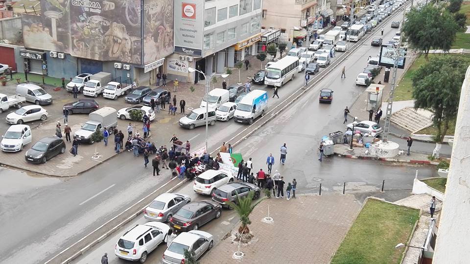 5 policiers blessés dans des affrontement à Draria