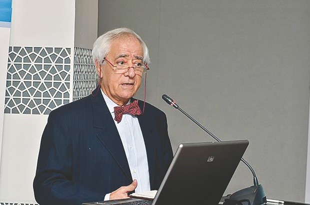 Le dinar dévalué de 40% en 2016, selon Abdelhamid Temmar: La balance économique redressée avec un baril à 130 dollars