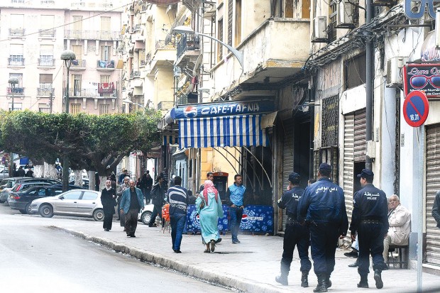 La loi de finances 2017 vue par les algériens: Une source d’inquiétude et de peur