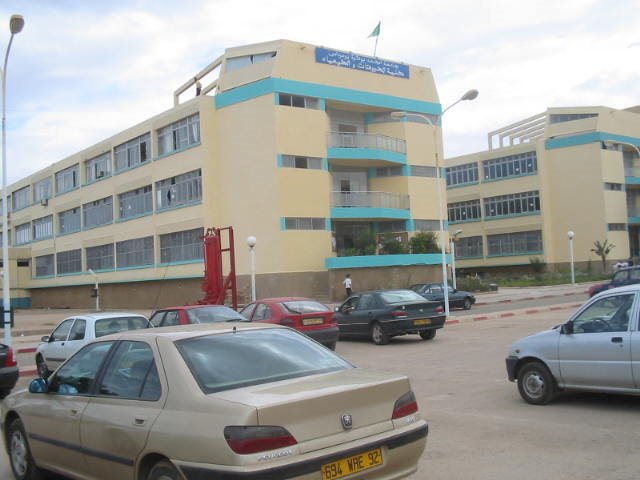 Les uns veulent du travail, les autres veulent l&rsquo;autonomie pour leur institut: Les étudiants de l&rsquo;INH et de l&rsquo;ex-Inelec de Boumerdès dans la rue