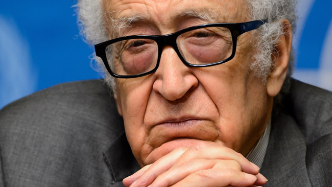 Le président Bouteflika reçoit le diplomate algérien Lakhdar Brahimi
