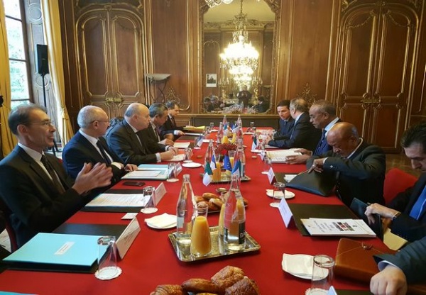 Algérie:Le ministre de l’Intérieur s’entretient à Paris avec la présidente du Conseil régional d’Ile-de-France