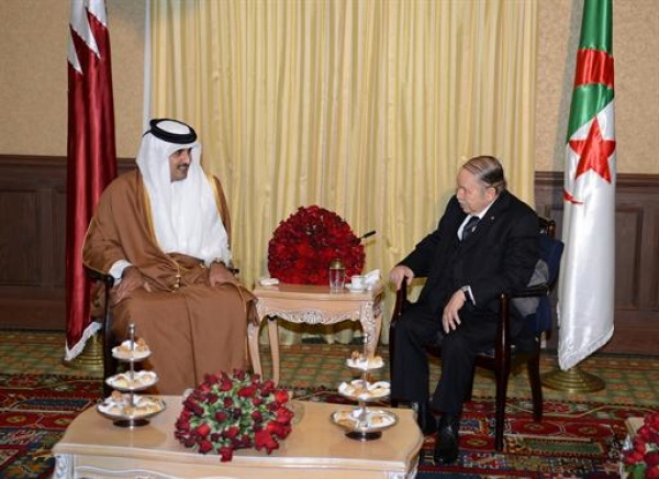 Le Président Bouteflika reçoit l’émir du Qatar