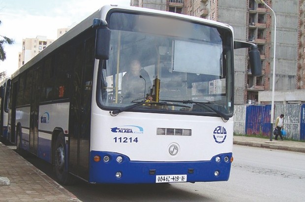 Mise en service des nouveaux bus de l’ETUSA: le transport assuré