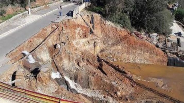 Alger: Route coupée à Bouzaréah en raison d’un glissement de terrain.