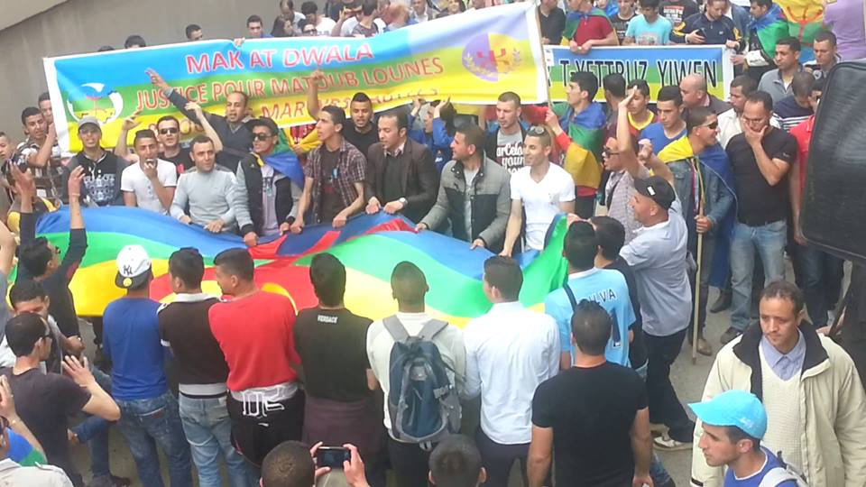 Tizi-Ouzou: Quatre militants du MAK arrêtés par la police.