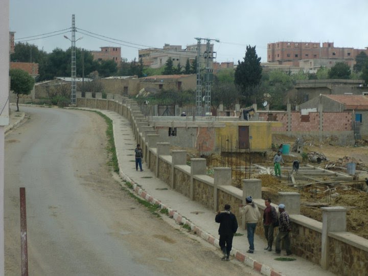 Alger: Des travaux d’aménagement de la route à Sidi Moussa endommagent des câbles et privent 2200 abonnés d’électricité.