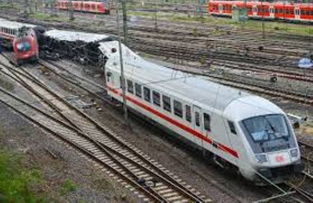 Accident mortel de trains en Allemagne : l’aiguilleur jouait sur son téléphone