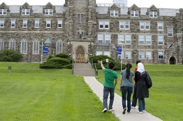 16 000 à 45 000 dollars pour une année d’études au Canada : 1 055 Algériens inscrits dans les campus canadiens