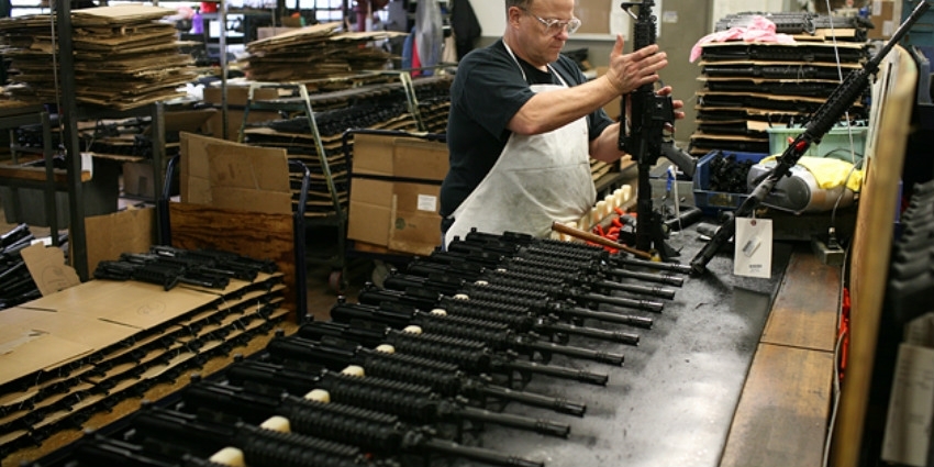 Trois usines d’armement serbes sur le point d’êtres livrées à l’Algérie