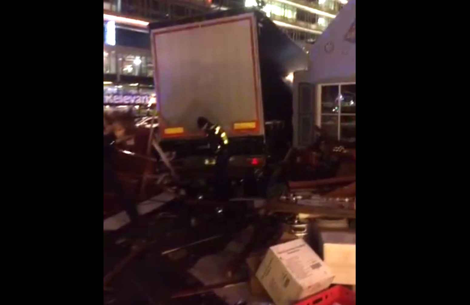 EN DIRECT. Un camion fonce sur la foule en Allemagne: Plusieurs morts et au moins 50 blessés dans un probable attentat