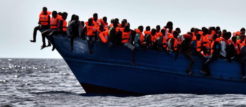 Espagne: un millier de migrants prennent d&rsquo;assaut la clôture de Ceuta