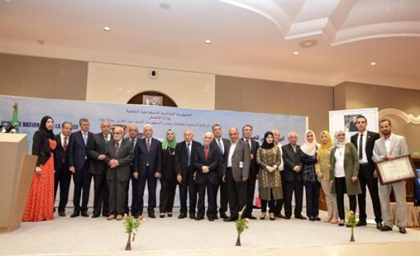 Prix du président de la république du journaliste professionnel : absence de la presse électronique