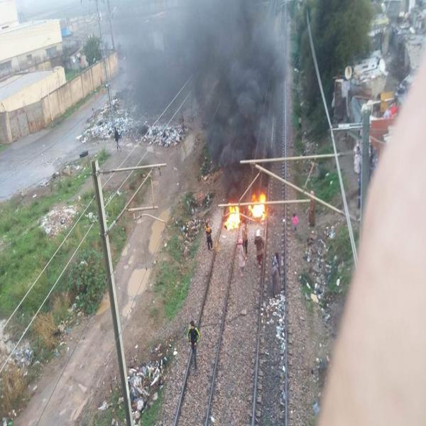 Blida: Route et ligne ferroviaire fermées par des manifestants