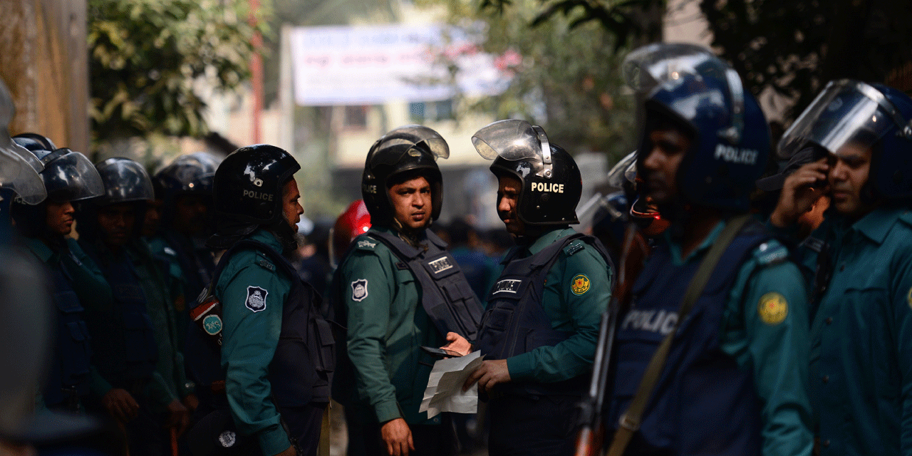 Bangladesh: une kamikaze se fait exploser