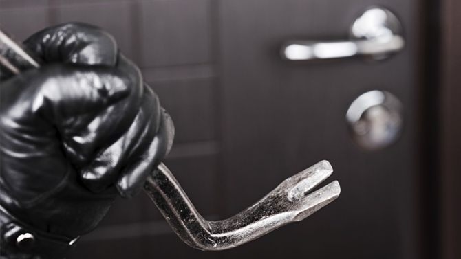 2,5 milliards de cts et un véhicule récupéré: Une bande de cambrioleurs d’appartements sous les verrous