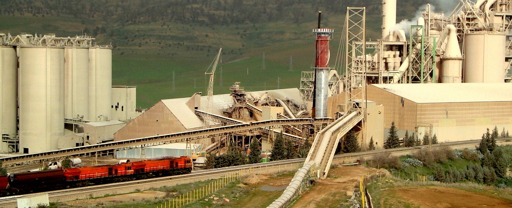 Constantine: Inauguration d&rsquo;une nouvelle unité de production de ciment.