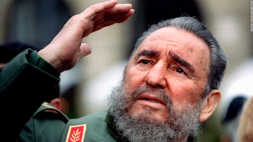 Archives nationales : Exposition à la mémoire de Fidel Castro.