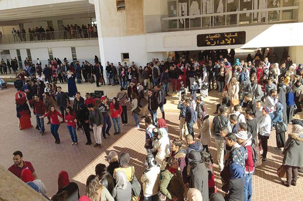 l’UNJA organise un mouvement de grève à l’USTO: 20 000 étudiants empêchés d’accéder au campus.