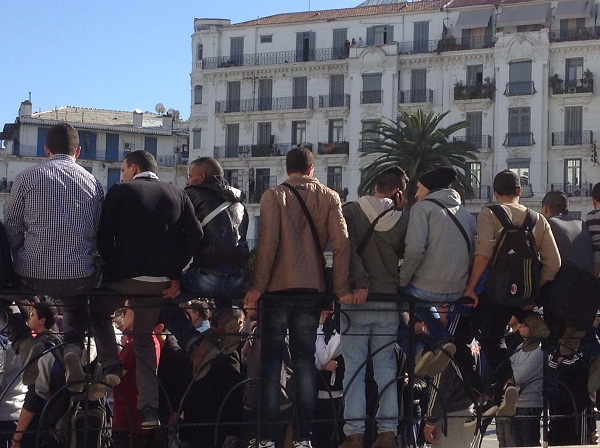 Selon une étude, 75% des algériens préfèrent rester en Algérie pour développer leur pays