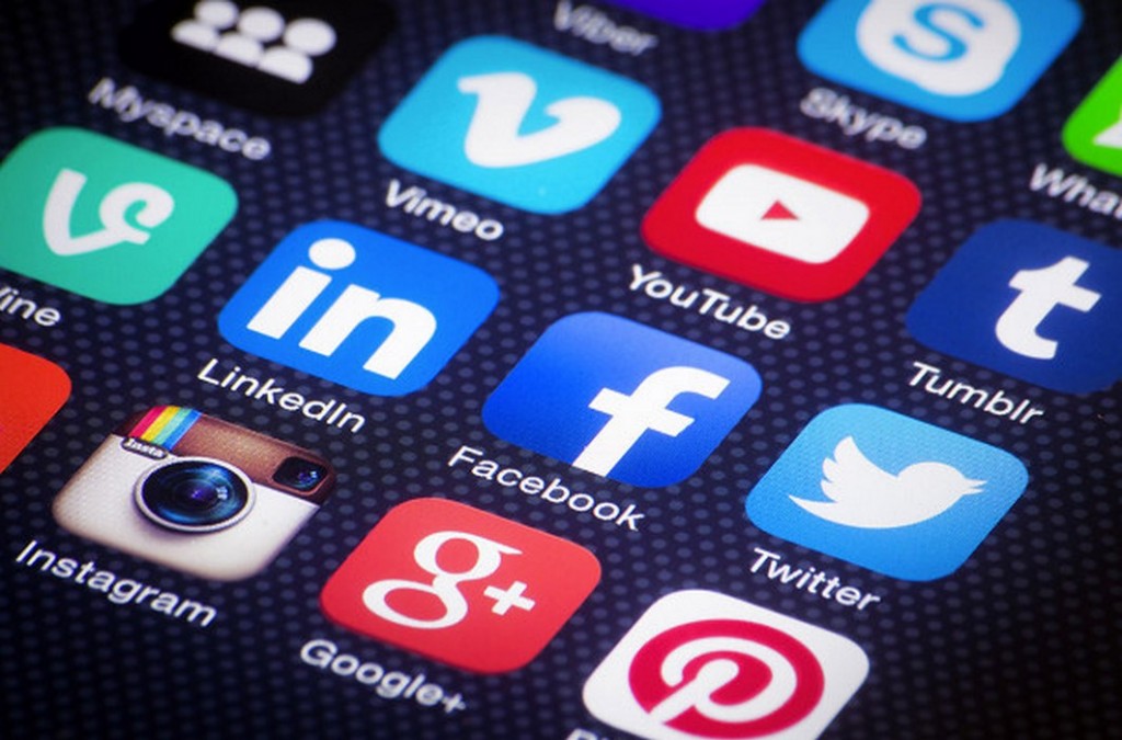 Vœux du nouvel an : La fièvre des réseaux sociaux.