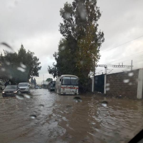 Intempéries: Inondations à Alger, circulation routière perturbée